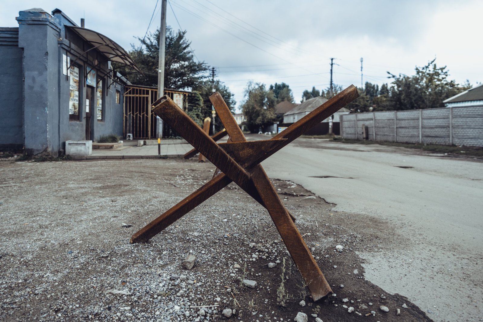 [”hedgehogs”] - metal tank traps made of metal angle beams, used to block roads and bridges